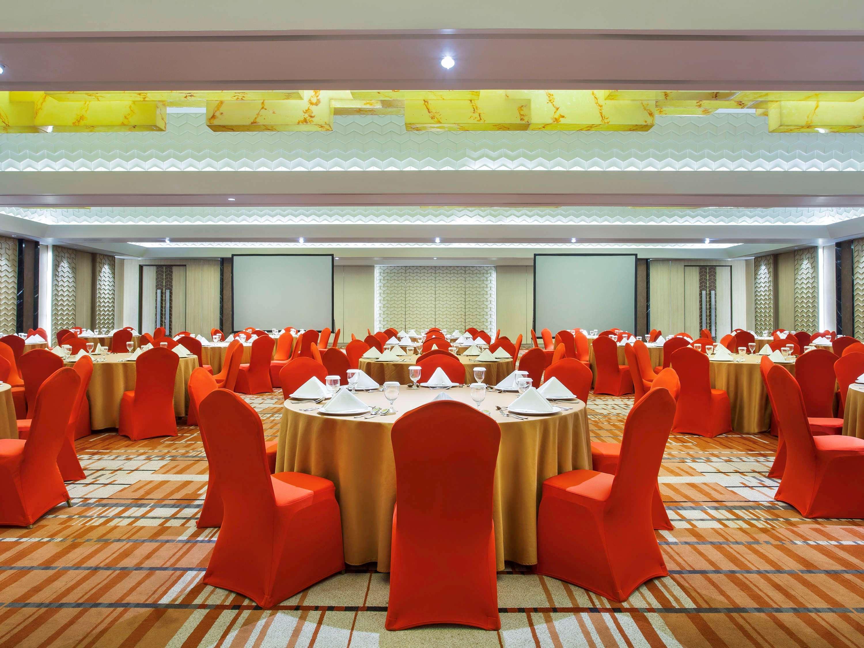 Ibis Styles Jakarta Sunter Exterior photo